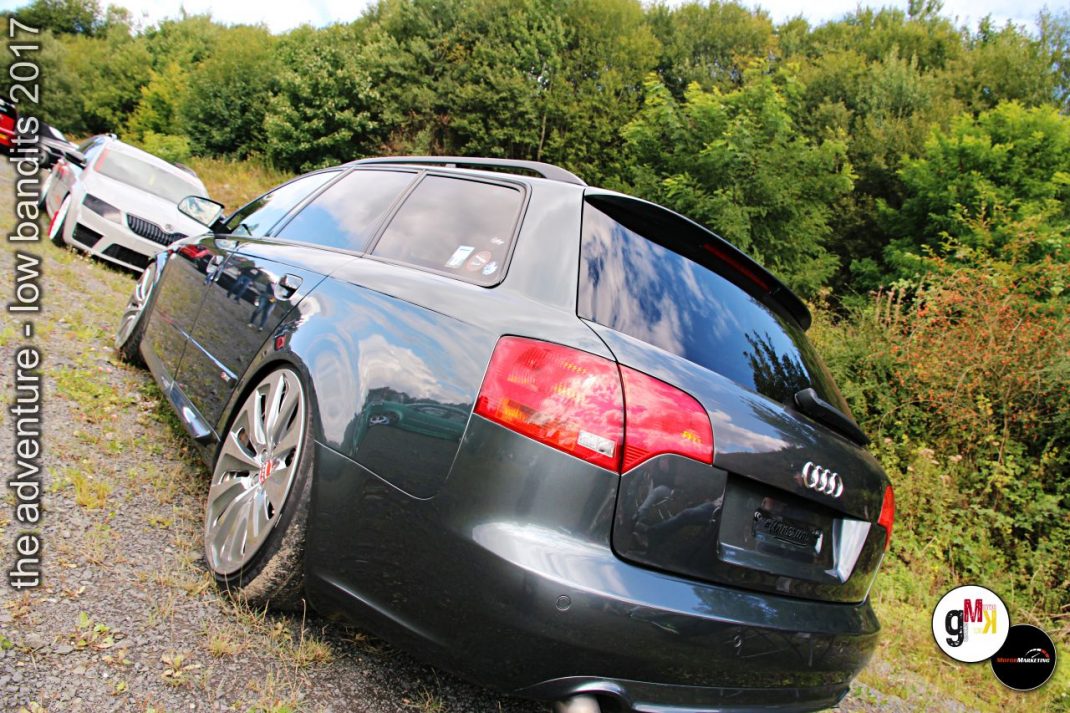 Schwarzer Audi-Kombi mit Tuning-Felgen in Steinbruch-Szenerie während Low-Bandits-Event 2017