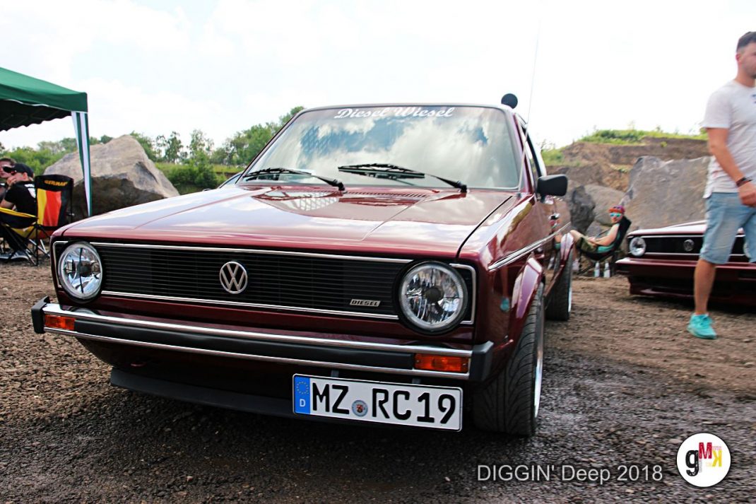 Roter Volkswagen Golf Cabriolet auf der Youngtimer-Tour DIGGIN' Deep 2018 in der Eifel