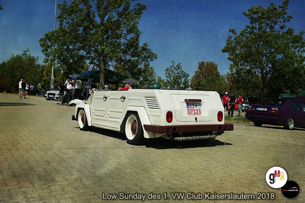 Weißer VW-Kübelwagen auf Parkplatz beim Low Sunday des 1. VW Club Kaiserslautern 2018
