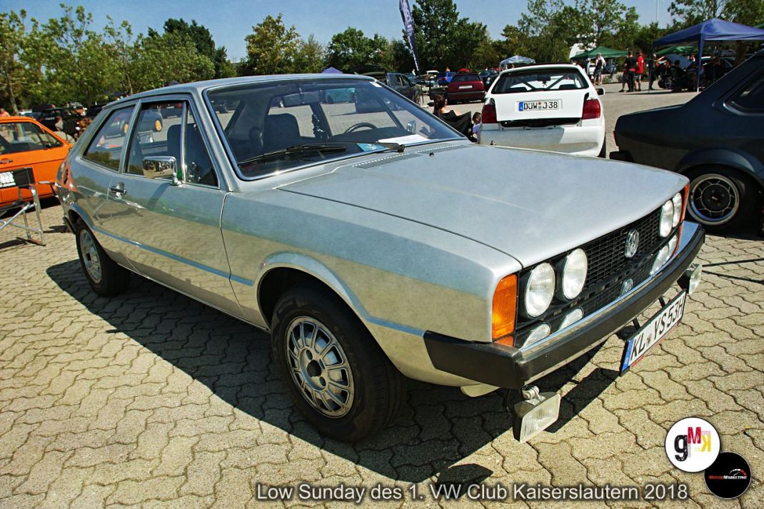 Silberner VW Golf der 1970er Jahre auf Parkplatz beim Low Sunday des VW Club Kaiserslautern
