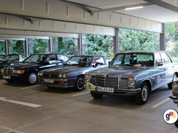 Mehrere Oldtimer-Limousinen aus den 1970er und 1980er Jahren in einer Parkgarage bei der ADAC Oldtimerfahrt Hessen-Thüringen